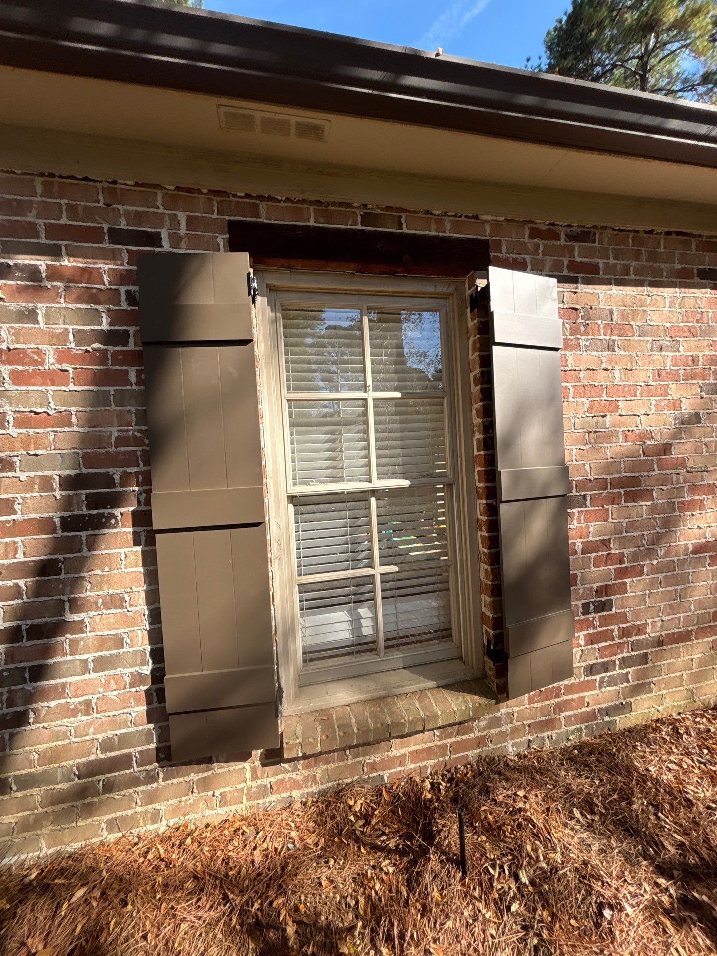 Exterior shutters